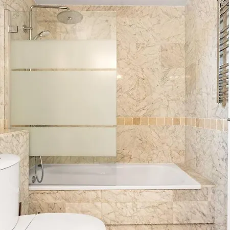 Gorgeous 3 Bedroom With Sea Views, Pool *